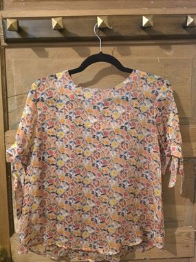 Lili Sidonio by Molly Bracken Floral Flutter Sleeve Blouse Top M